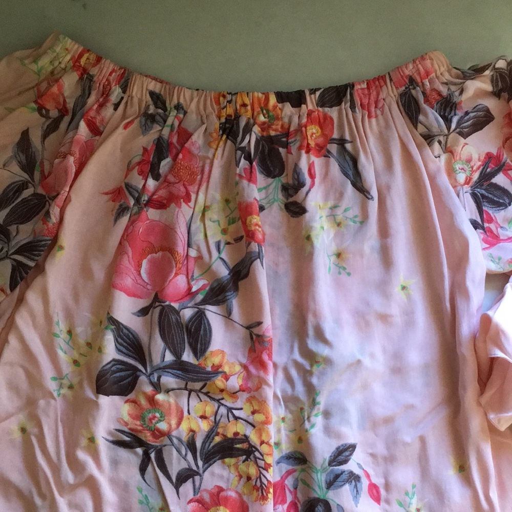 Feminine, flowy, on/off the shoulder floral top